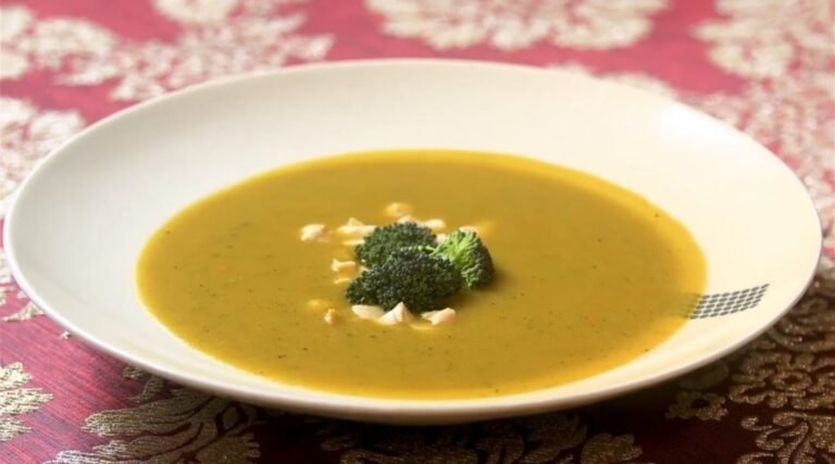 Chicken Cream Soup With Broccoli (Video)
